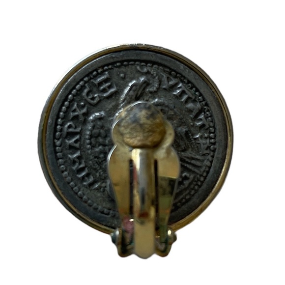 Vintage Carolee signed gold gilt Greek clip on Earring - Picture 3 of 3